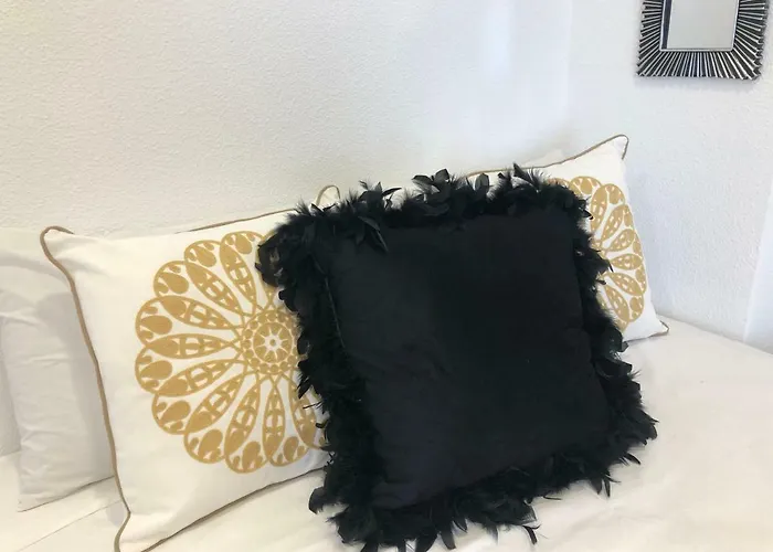 Apartament & *